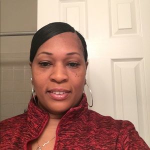 Meet your Posher, Dionne